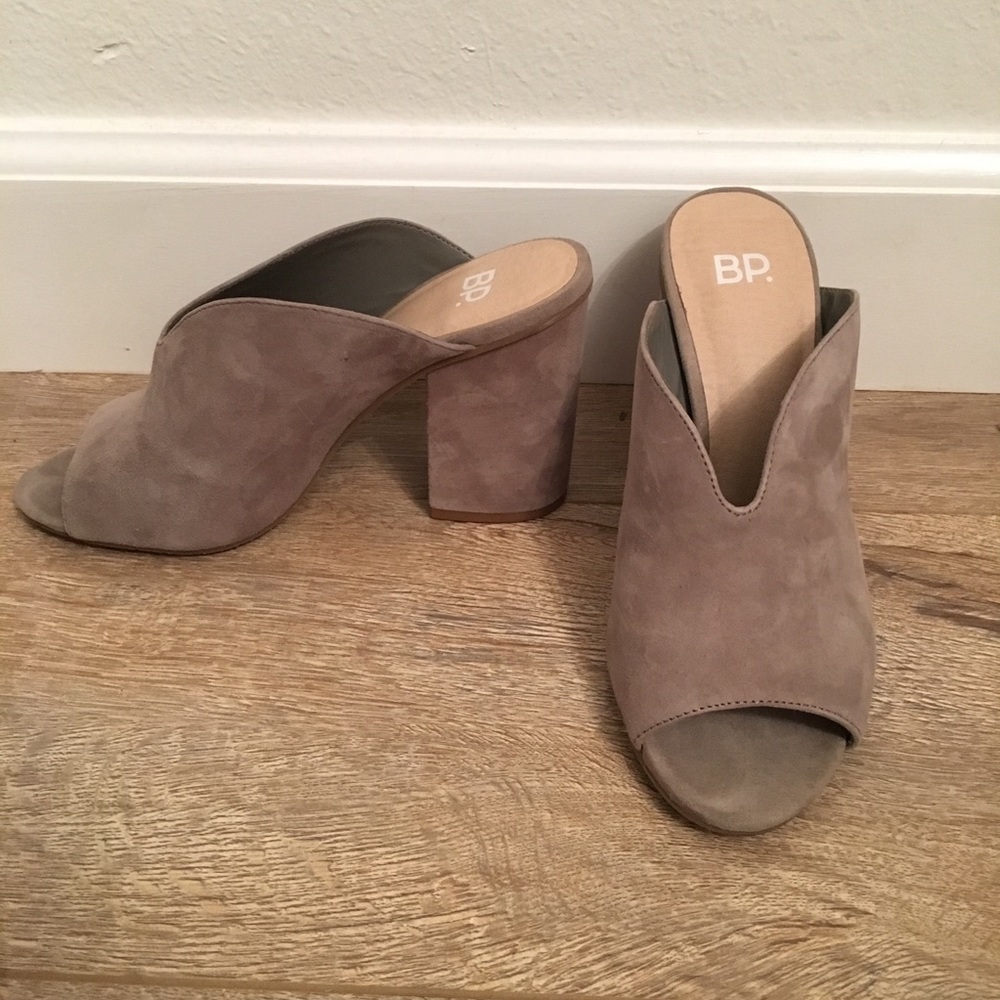 BP. Nordstrom Grey Suede Heeled Mules NIB